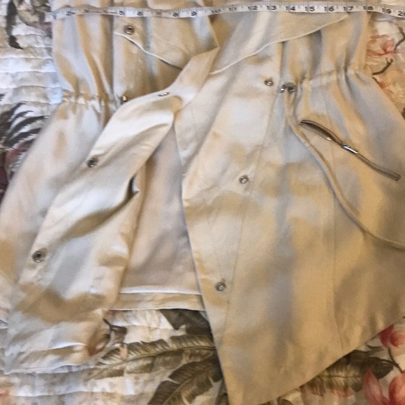 Cream vest - Picture 4 of 5